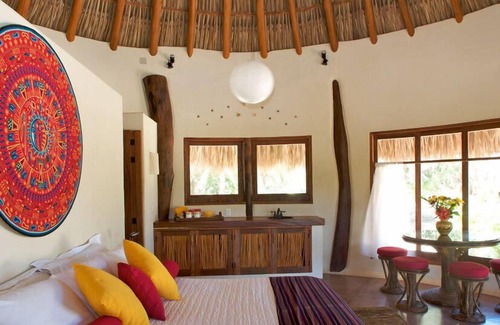 Barra de Potosi Villa | Tropical Beachfront Beauty in Barra de Potosi