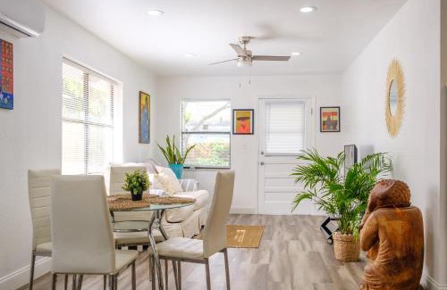 Central Oakland Park Apartment | Tropical Hideaway!
