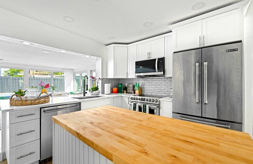 Parker Ridge House | Tropical Jungle Pool House in West Palm minutes from the beach, downtown, & PBI!