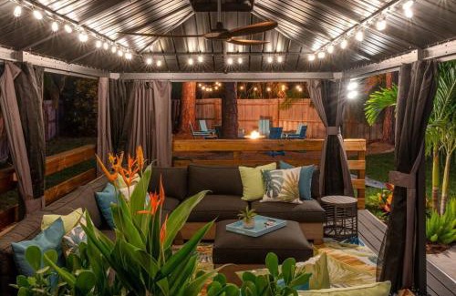 Seminole House | Tropical Oasis, 5 Mins to Beach