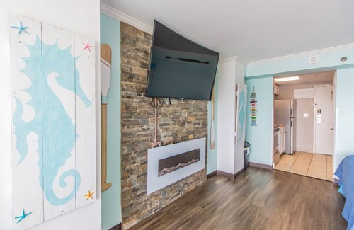 Myrtle Beach Condo | Tropical Oceanfront King Suite-Caravelle Resort 420