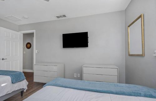 Pinellas Park House | Tropical Palm Haven with Pool and Firepit