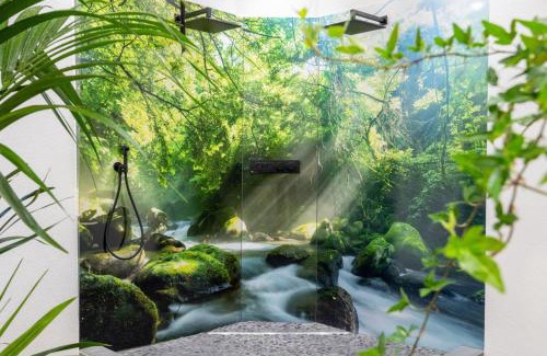 Budesheim Apartment | Tropical Wellness Suite I Sauna I Whirlpool I Hot Tub I TV I BBQ