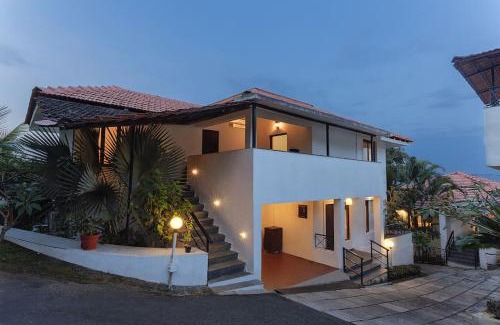 Britona Villa | Tropical Woods 7BR 2Villas Pvt Pool Cook Car