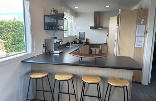 Turangi House | Trout Retreat - Mountain, lake and river