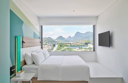 Hoa Binh Hotel | Tru by Hilton Hoa Binh City Centre