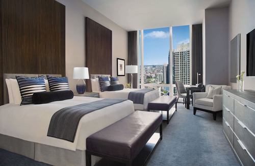 Downtown Chicago Hotel | Trump International Hotel & Tower Chicago