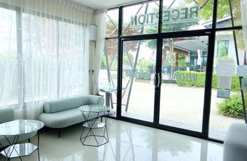 Bang Nam Prieo Hotel | TT Residence