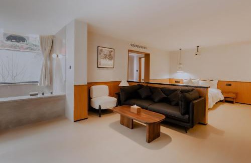 Laoshan Hotel | Tuji Lane and Fanghe Homestay (West Street Kaiyuan Temple Branch)