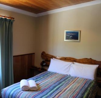 Tullah Hotel | Tullah Lakeside Lodge