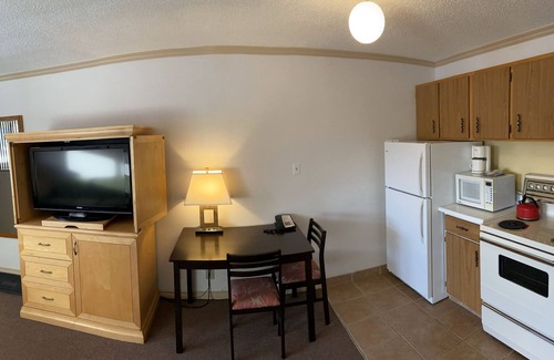 Tumbler Ridge Hotel | Tumbler Ridge Inn