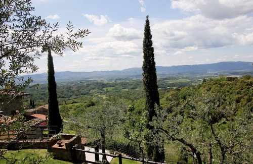 Loro Ciuffenna Villa | Tuscan villa in the Chianti hills