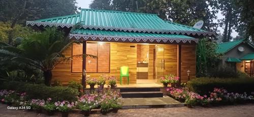 Neora Hotel | Tuskers Den Forest Resort