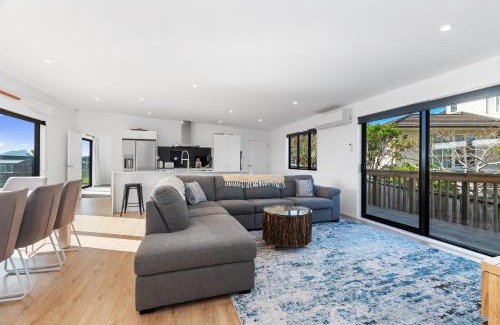 Ruakaka House | Tuturu Bliss - Ruakākā Holiday Home