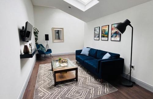 Shantraud House | Twenty 7 - Modern & Spacious Townhouse