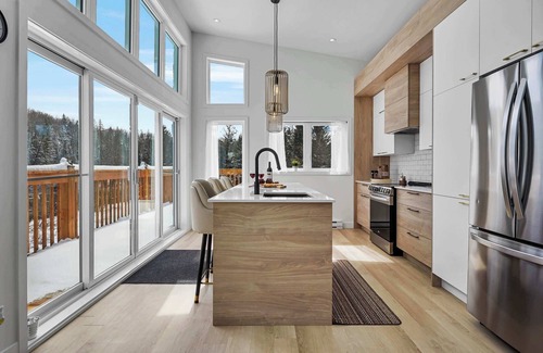 Riviere-Rouge House | Twin Cottages by the River - Corpo & Events