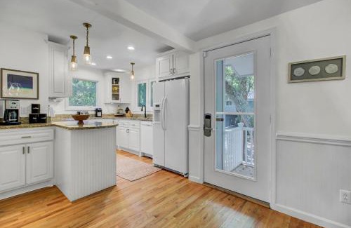 Twin Oaks House | Twin Oaks 22 by Wild Dunes, with Amenities