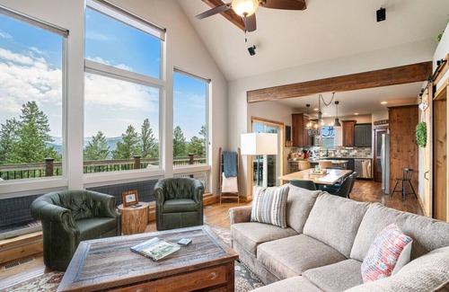 Estes Park House | Twin Owls Mt Retreat Luxury 4Bed, Views, Game Room, A/C
