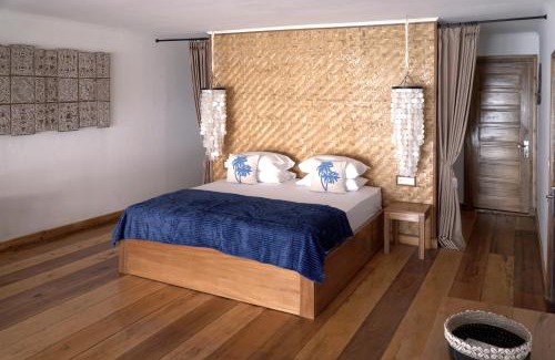 Sipura Island Hotel | Twin Palms Villa and Homestay