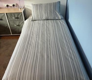 Prescot House | Twin room in Prescot Homestay