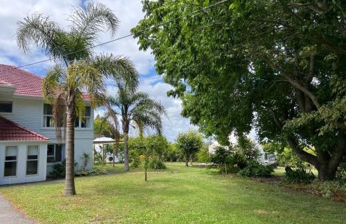 Taupaki Villa | Twinkle Orchard Camp