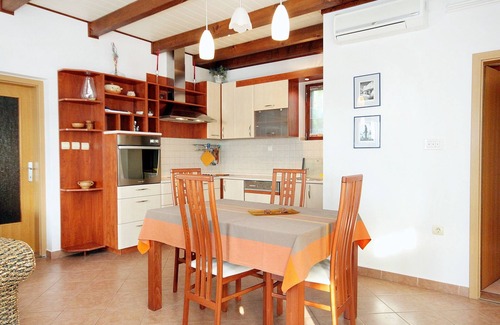 Klenovica Apartment | Two bedroom apartment with terrace and sea view Klenovica, Novi Vinodolski (A-5580-b)