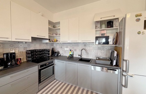 Lukoran Apartment | Two-Bedroom Apartment with Sea View Artmare