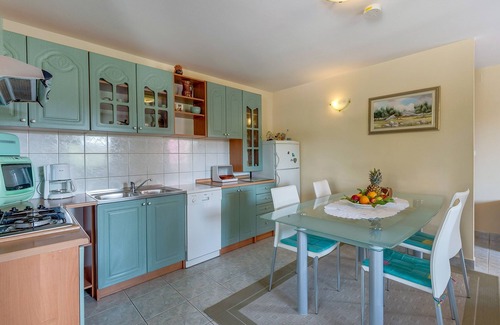 Nerezine Apartment | Two bedroom apartment with terrace Nerezine, Lošinj (A-8049-a)