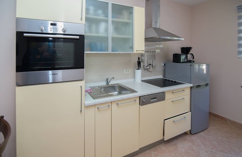 Punta Kriza Apartment | Two bedroom apartment with terrace Punta križa, Cres (A-8082-a)