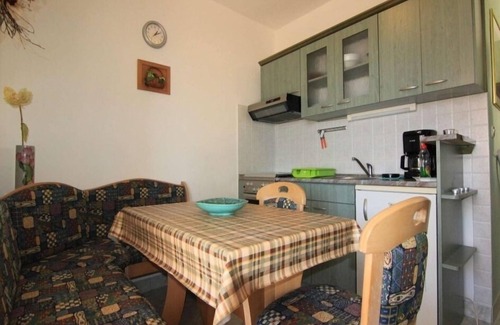 Privlaka Apartment | Two bedroom apartment near beach Privlaka, Zadar (A-22380-a)