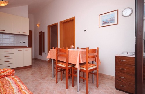 Zambratija Apartment | Two bedroom apartment near beach Zambratija, Umag (A-6997-b)