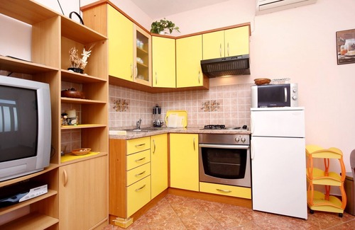 Racisce Apartment | Two bedroom apartment near beach Račišće, Korčula (A-4344-a)