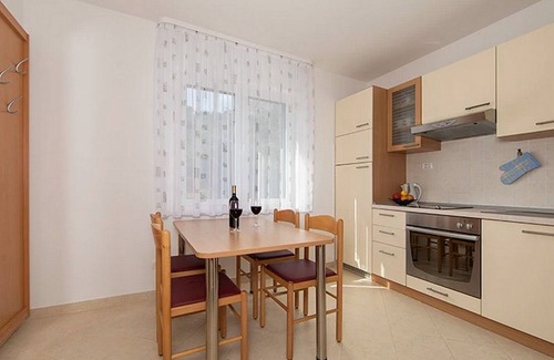 Igrane Apartment | Two bedroom apartment with terrace and sea view Igrane, Makarska (A-17292-a)