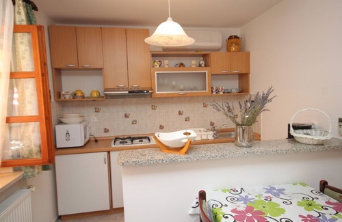 Osor Apartment | Two bedroom apartment with terrace Osor, Lošinj (A-8088-b)