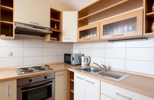 Muline Apartment | Two bedroom apartment with terrace and sea view Muline, Ugljan (A-8521-b)