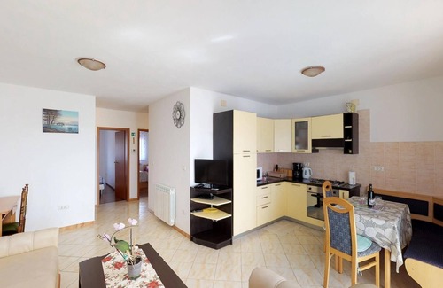 Vilanija Apartment | Two bedroom apartment with terrace Vilanija, Umag (A-17240-a)