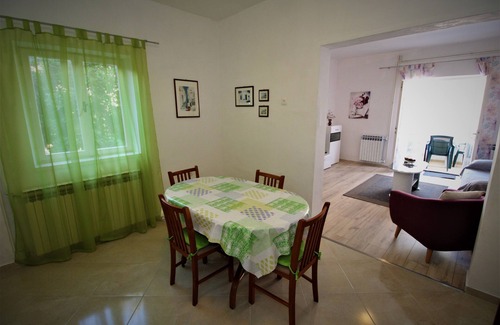 Pag Apartment | Two bedroom apartment with balcony and sea view Pag (A-13060-c)