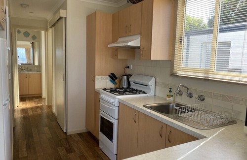 Apollo Bay Cabin | Two bedroom cabin in Apollo Bay's most popular Holiday Park