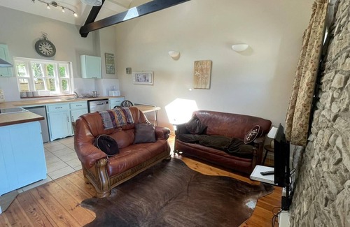 Tal-gareg Cottage | Two bedroom stone cottage in rural West Wales