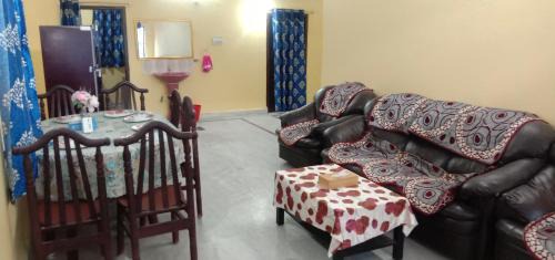 Hyderabad Apartment | Two BHK Fully Furnished Flat - Near Charminar and Salar Jung Museum