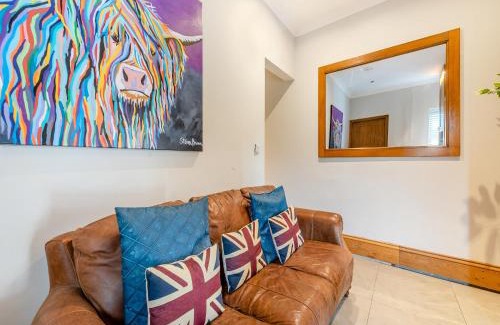 Ammanford House | Ty Afon Jay