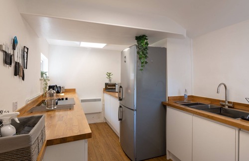 Malltraeth House | Ty Capel Bach: 3‑Bed Bungalow Sleeping 6 in Hermon | Managed by Anglesey Holiday Lettings