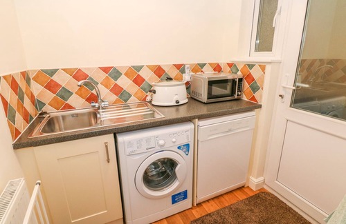 Ammanford House | Ty Cerrig