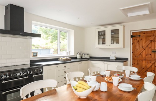 Caernarfon House | TY COCH, family friendly, character holiday cottage in Caernarfon