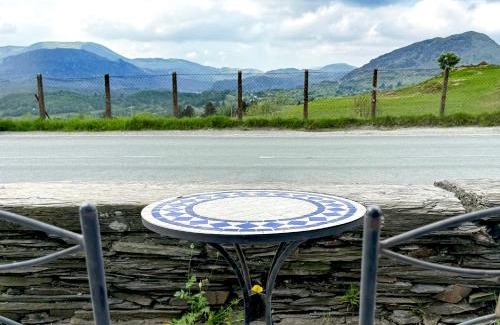 Ffestiniog House | Ty Dyffryn