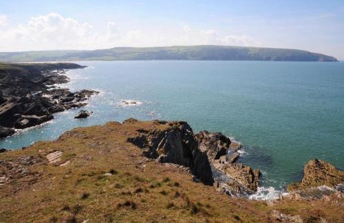 Gwbert House | Ty Eithin