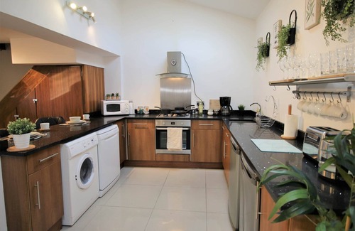 Plasnewydd House | Ty Glas Mews (2 beds)