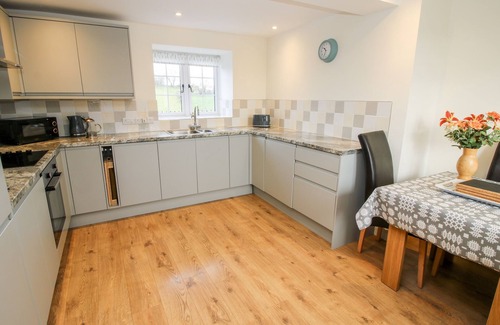 Kingswood Cottage | Ty Gwyn