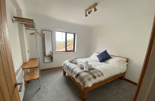 Newgale Apartment | Ty Melyn Hot tub (Apt 1) · Unforgettable sea views, Hot tub, Modern property
