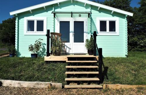 Carmarthen Ski Chalet | Ty Twt